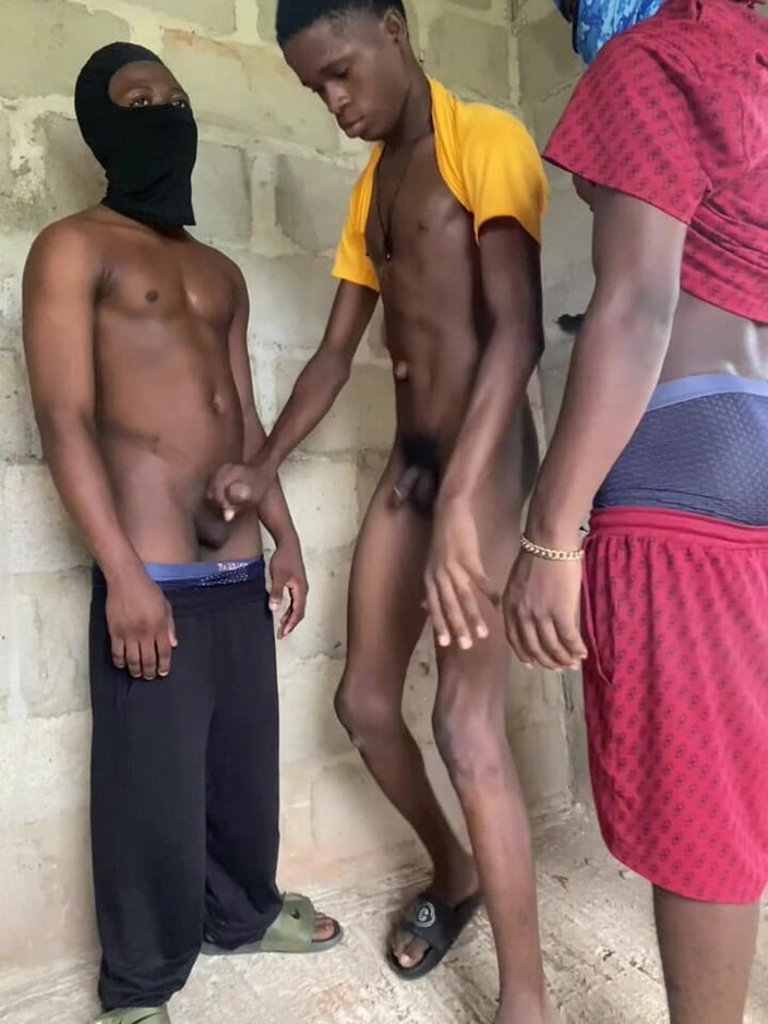 Smallmighty: Seks threesome sama my homies