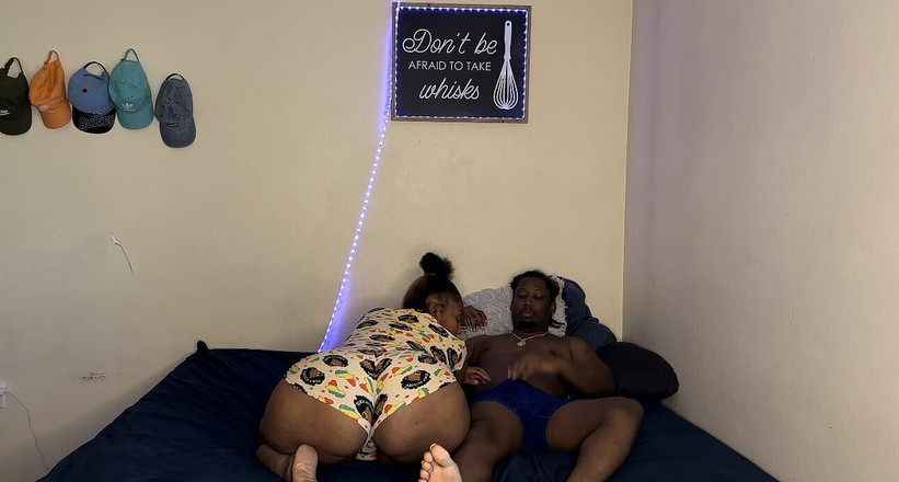 Kendale: Moja przyrodnia siostra weszła do mojego pokoju napalona ssała mojego...