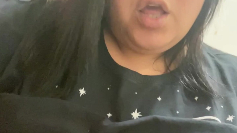 Mary Jhuana: Plus-size Woman Trying on Beach Outfits: Which One Suits Me...