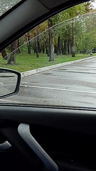 Jsem ruská coura, dělám orální sex nahoře bez v autě na veřejném parkovišti!