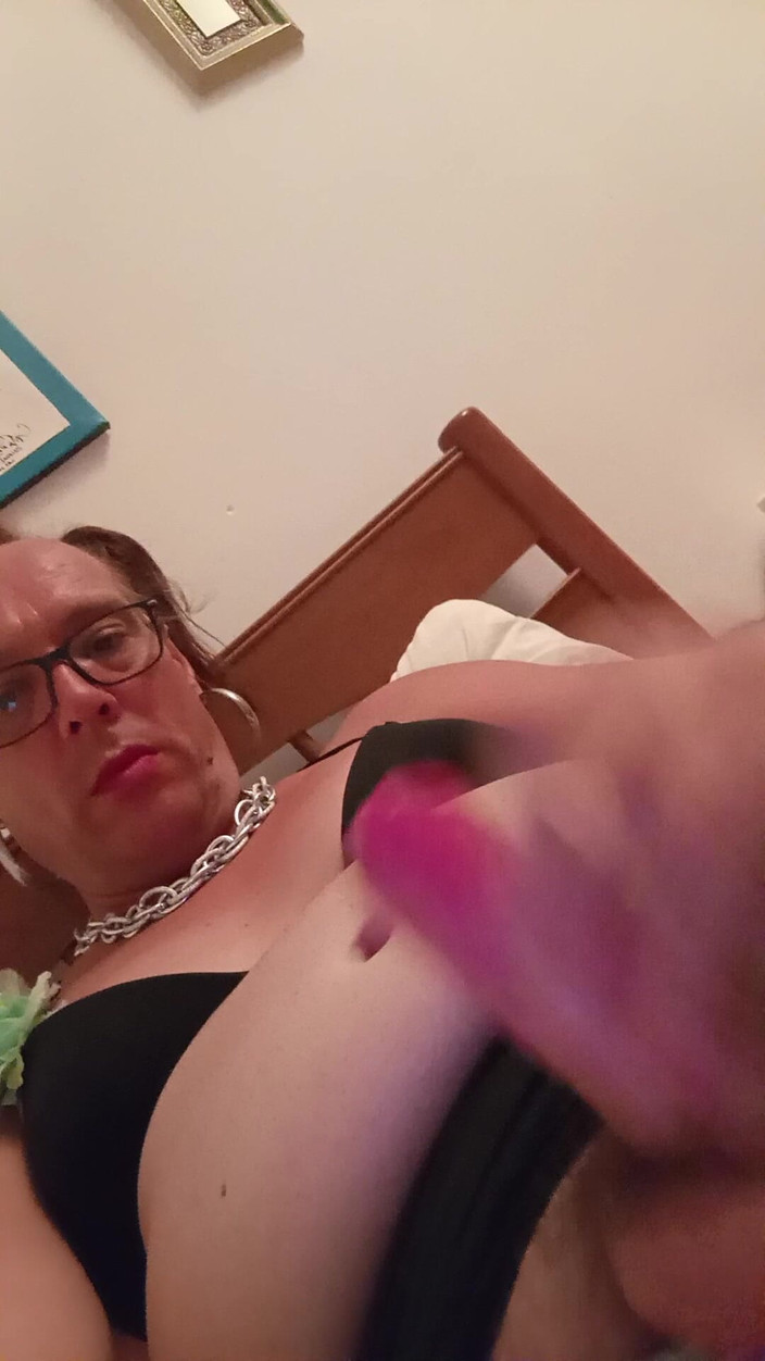 Vickysucker: Sexy Solo