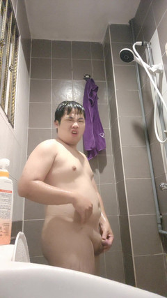 Shyboymasturbate: Chubby Boy Having a Bath with His Cute Little Uncut...