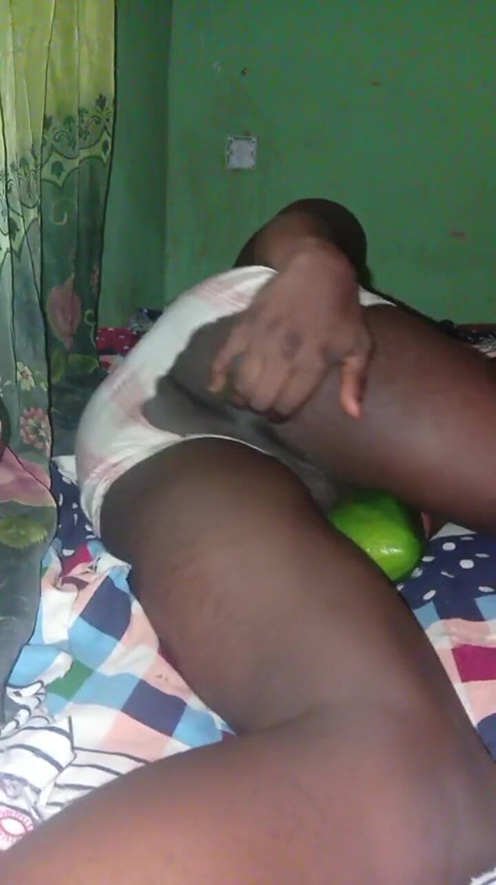 Badman4606: Ele a chupou bem e devagar.