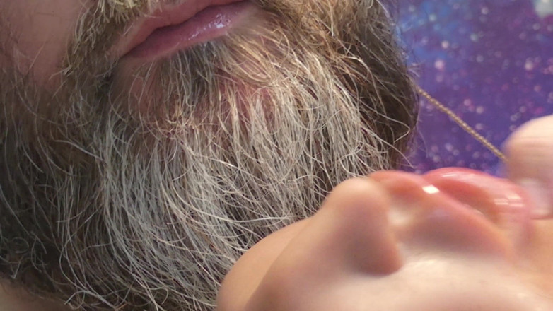 JJ7779: Solo Afiando Meu Pau Com Um Novo Buraco