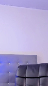 Aline Costa transsexuální práce nohou a obrovský penis v zadku