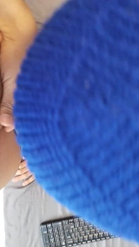 Velký kolumbijský muž str8 nechává hubeného twinka kouřit si penis xxl
