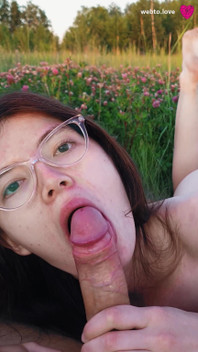 Real Beautiful Sex in Nature in the Middle of the Field with a Cute Brunette Giving a Gentle Blowjob, Ready for Penetration