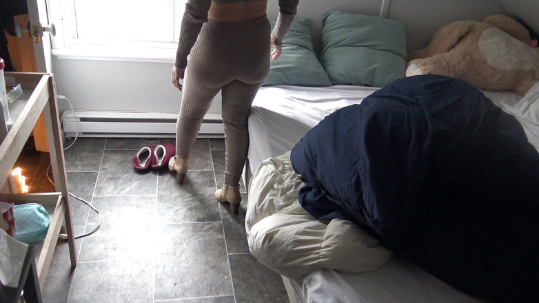 Souzan Halabi: Алжирська жінка займається сексом з чоловіками у своєму марсельському будинку кожен день