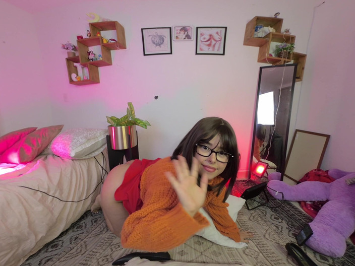 CuttiejennieVR: Partea 2 Velma - Apreciere de picioare cu ciorapi