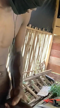 Atât de uriașă masturbare o încărcătură de spermă în locul meu murdar dusty chiar înainte de curățare, a fost atât de excitat uitam la video online