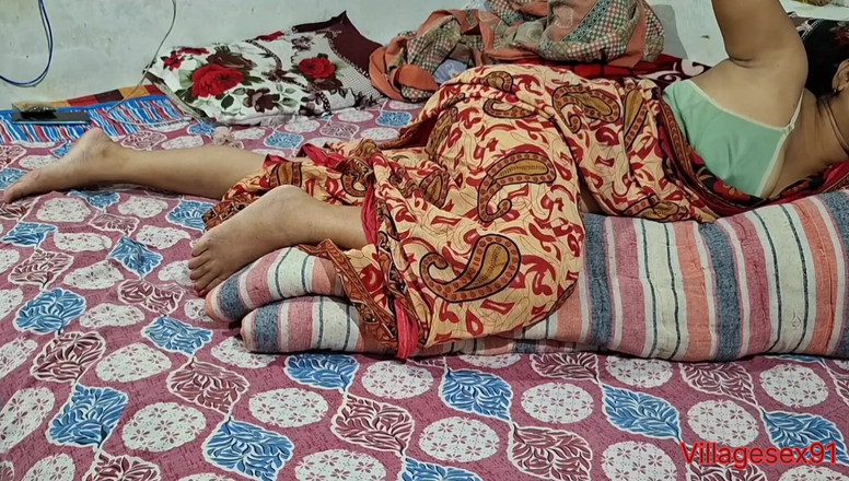 Villagesex91: Dorf Bhabhi schneller chudai muschi weicher behaarter muschi-sex