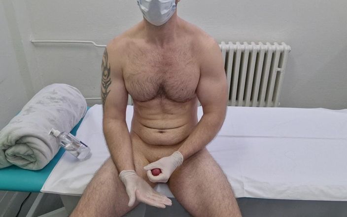 Armagedonxxl: Naolejovaný péro s výstřikem