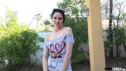 Kinky Family: Stepsis wants my cock for bday
