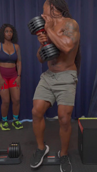 BBC Fitnesstrainerin Wird Von Geiler Ebenholz-klientin Im Fitnessstudio Verführt