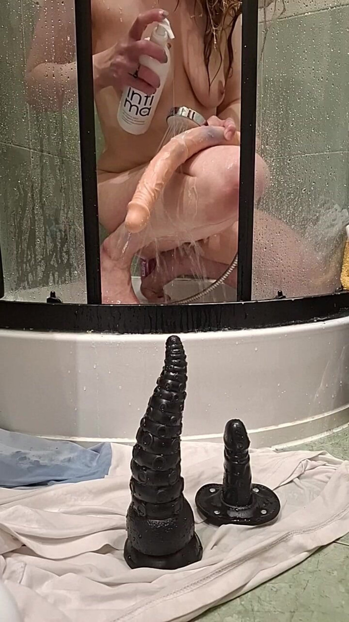 Milifalcon: Jag TVättar Min Dildo Och Mig Själv Väldigt Noggrant