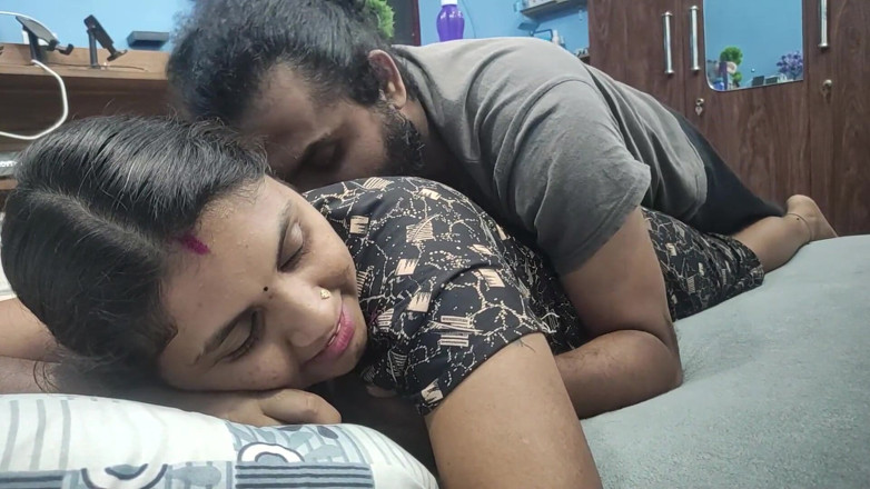 Vaigavarun45: Kongkek ibu tiri semasa isteri saya tiada di rumah, ibu...