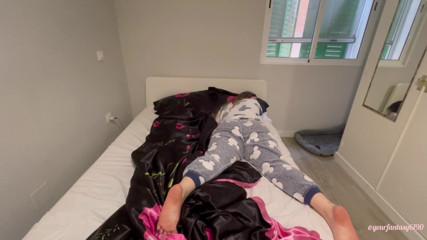 Your fantasy studio: Manhã peida de pijama