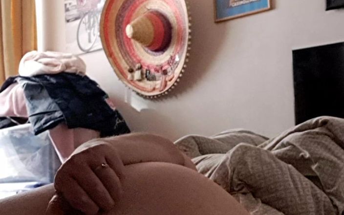 Mommy big hairy pussy: 継母のしわくちゃなお尻