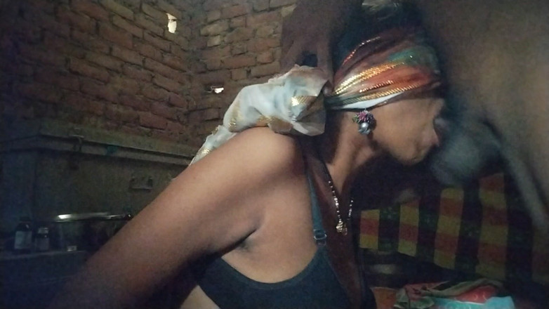 Desi kutiya: Bini desi Rounika kongkek muka keras