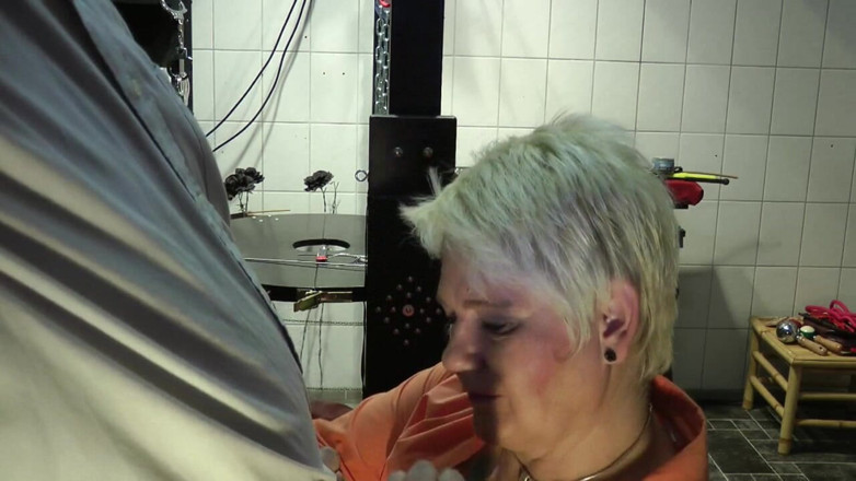 Anna Devot: Annadevot - Deep Throat with cream dispenser