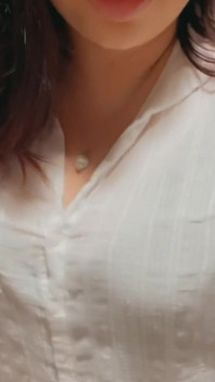 Rub My Pussy for You in the Fitting Room
