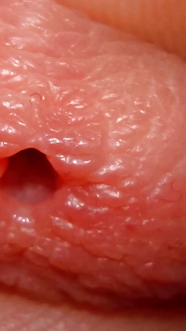 Glassofsperm: Mladý nadržený dospívající chlapec si v noci hraje se svým...