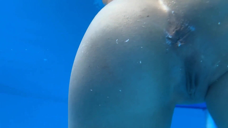 FoxyandTed: It must be underwater love, ass creampie