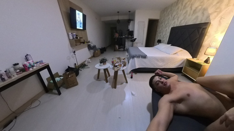 DiablaLatinaTour: Giovane donna venezuelana paga l'affitto con il sesso senza preservativo