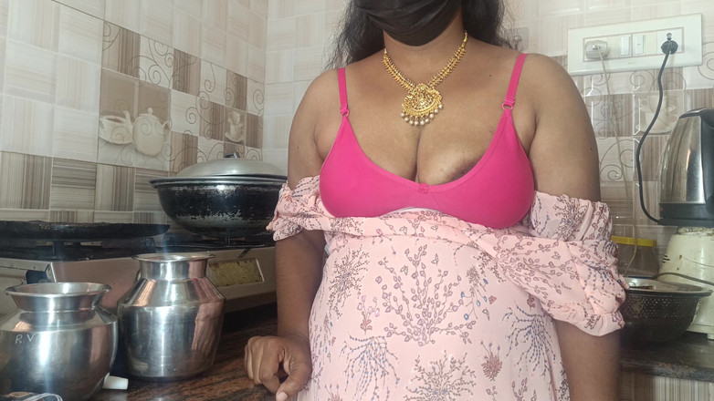 Laxi ammu: Hemmafru kök het romantik