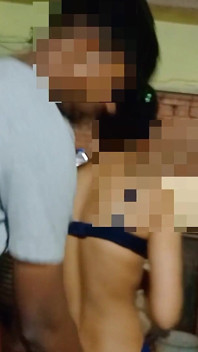 Pantat bahenol cewek sange ini ditampar habis-habisan dan bikin cewek ini nyepong kontol habis-habisan