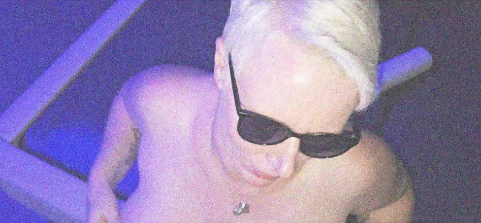 UserBitch1: Ao Gangbang nel cinema porno di Osnabrück
