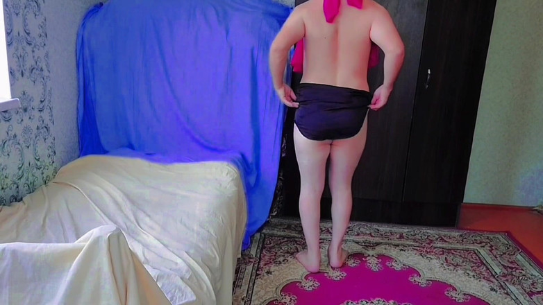 Kitty_Cross: Sissy trong tờ, femboy trên đường phố