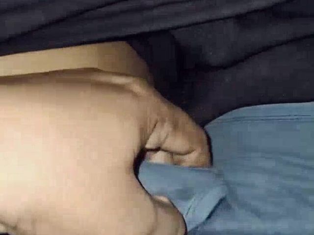 Aden Shows Palm and Rub His Cock (Alennaden)