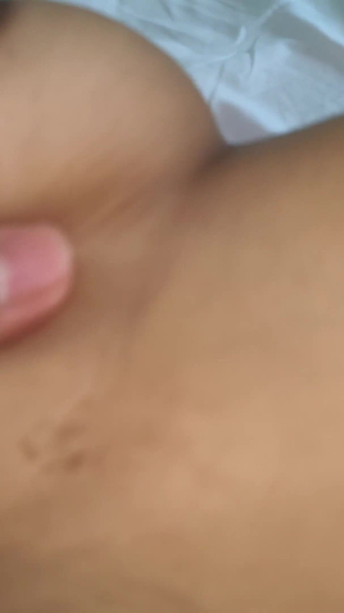 Sagita Sharm: desi bhaabhi khet men apni moti gand poking kar rahi...