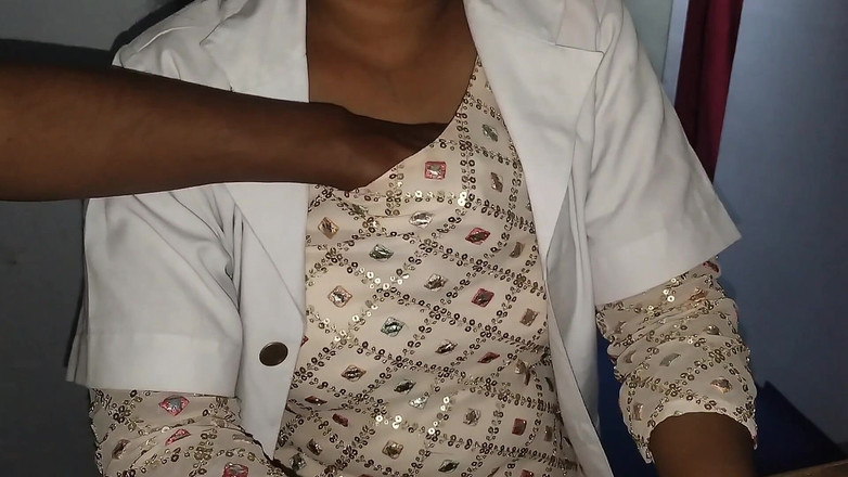 Nirman: 印度漂亮医生被病人干