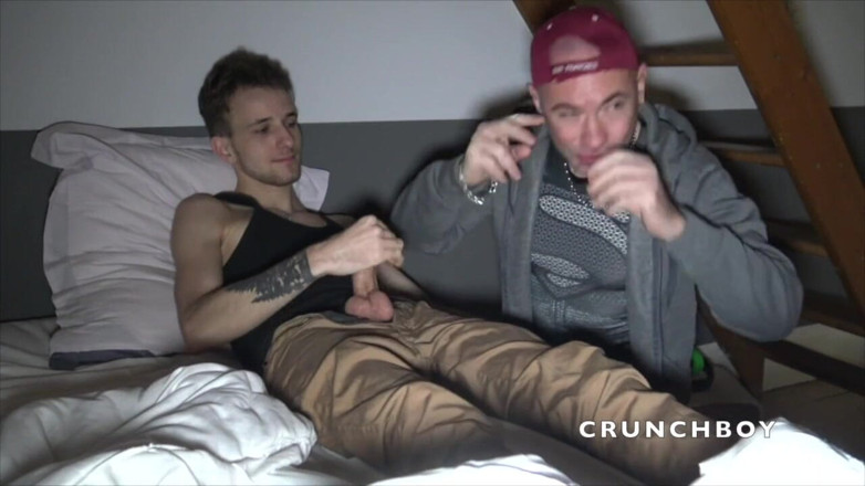 FRENCH AMATORS SEXTAPES: Jess follada por sexy Twink Kyle por diversión
