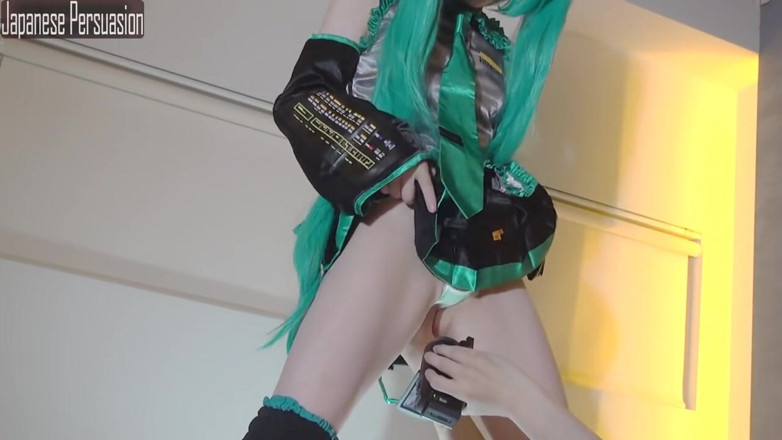 THAT'S WHAT SHE SAID: Miku Cosplayer se vrací Remastered - Klasický kostým Miku se sólovou...