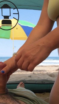 Quase pego fazendo sexo arriscado com um estranho na praia!