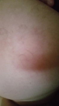 Je joue avec mon trou, comme si ta bite était en moi, je te dis d’enculer mon putain de cul !
