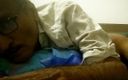 Mevidsx: 寝室の枕遊びと服