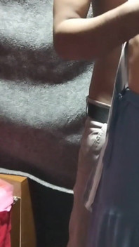 Zmysłowy amatorski seks pary - loszka dostaje idealne pieprzenie i niesamowite creampie zamiast czytania!