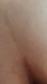 Éjaculation sur un gros cul