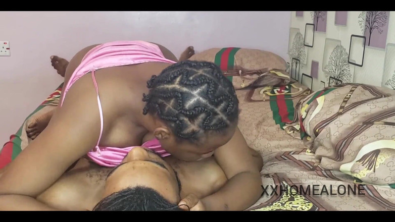 Home Alone: Domácí sex s krásnou drobnou náctiletou kočičkou a jejím nevlastním...