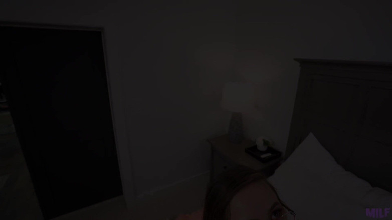 BrattyMilf: Elle va être toi ou un inconnu - S8 : e1