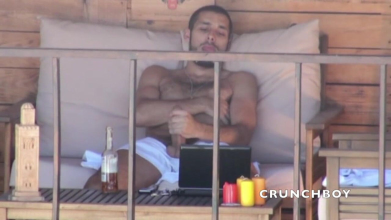STRAIGHT BOY CURIOUS: Straigth Arab bear show his huge cokc in exhib outdoor