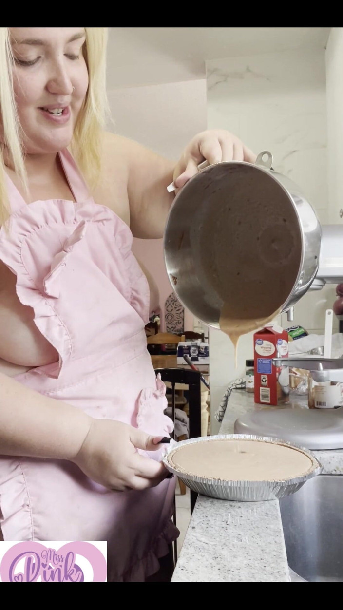 Miss Pink Plush: BBW on the Kitchen