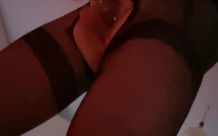Lauralalouve: Bonne thủ dâm Chambre Rouge