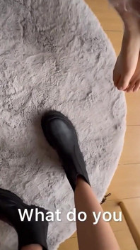 Ci Piace Vedere I Nostri Piedi Rimbalzare