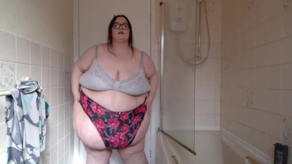 SSBBWLadyBrads: Showing off this massive figure