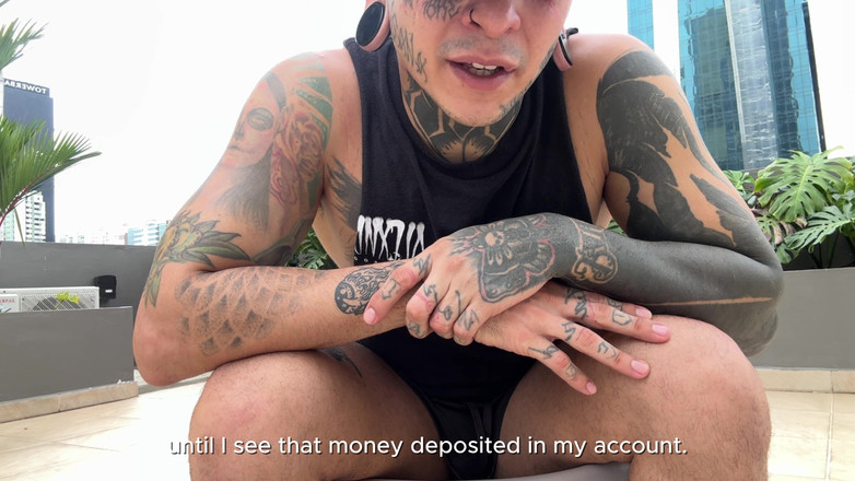 Dyavol: Гігантський макабрин принижує крихітну людину на публіці